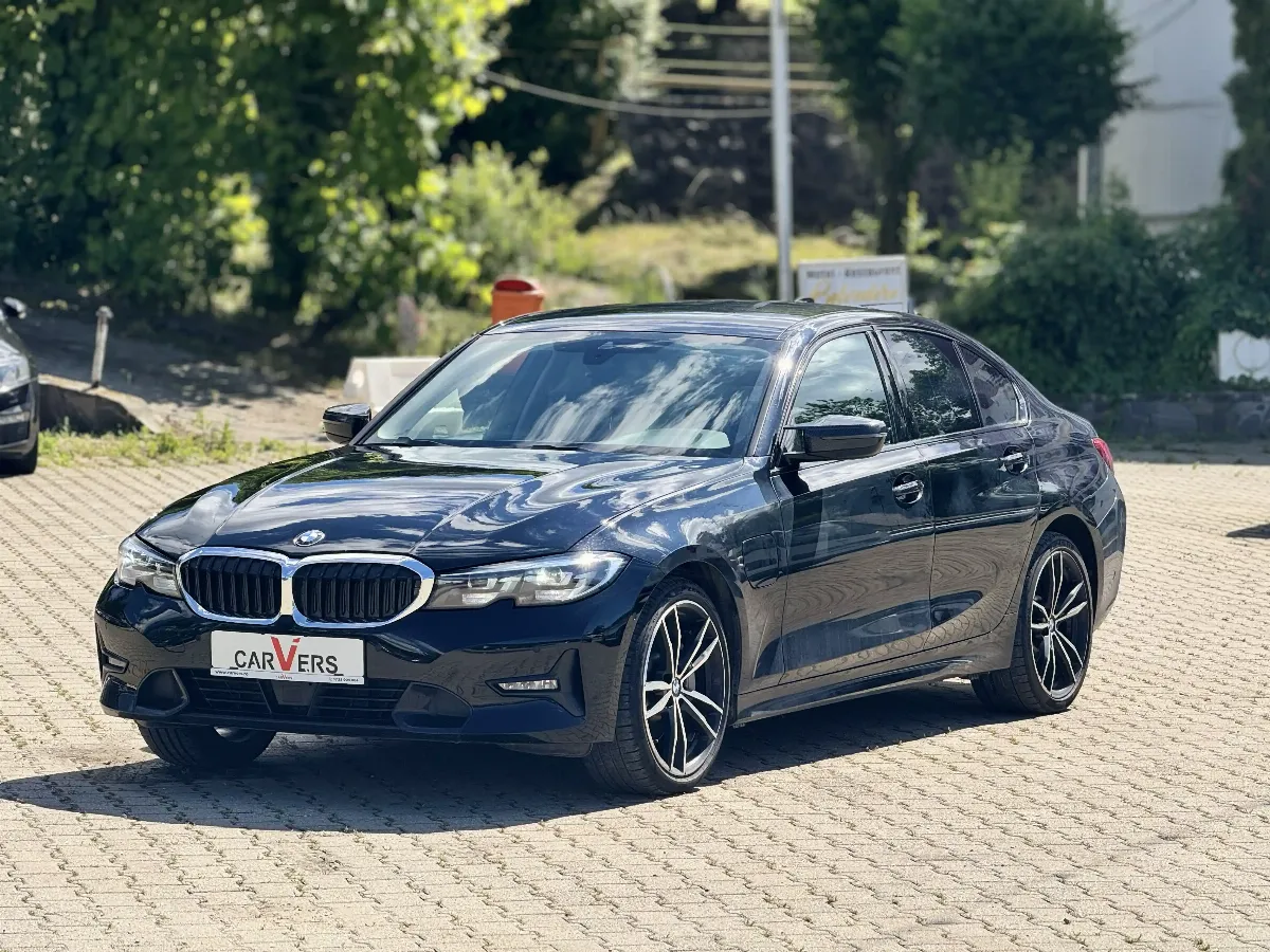 BMW Seria 3 330e Aut. Luxury Line