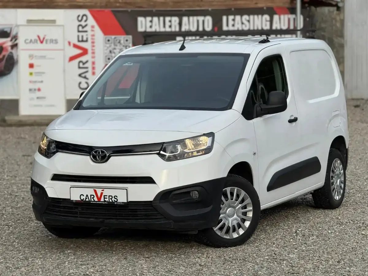 Toyota Proace 1.5 D-4D 102CP 8+1 Base Compact