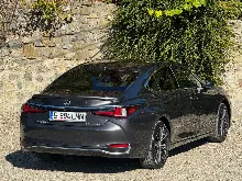 Lexus Seria ES300H
